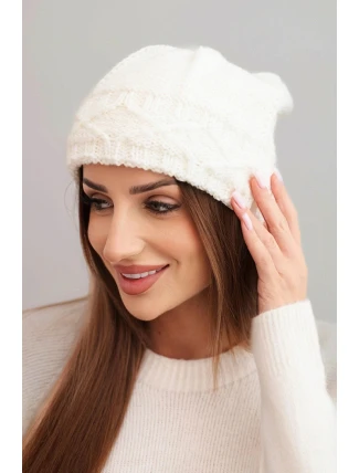 Dámská zimní čepice s vlnou o hrubém copánkovém pletení K481 ecru