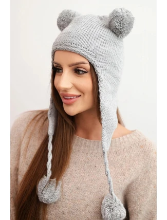 Dámská zimní čepice pletená s bambulkami ušanka medvěd K476 šedá Dámská zimní čepice pletená s bambulkami ušanka medvěd K476 šedá