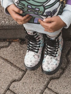 Dětské třpytivé boty s vícebarevnými vzory Reggie