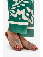 Dámské Sandály S Dekorací Na Plochém Podpatku Eko Semišové Tmavě Béžové Ralisses Dámské Sandály S Dekorací Na Plochém Podpatku Eko Semišové Tmavě Béžové Ralisses