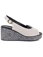 Dámské kožené sandály na platformě béžové S.Barski 7010