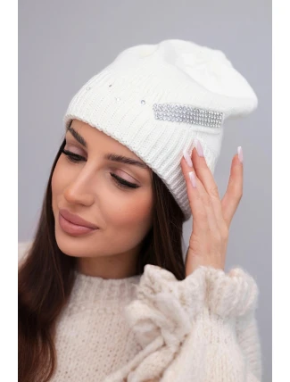 Dámská zimní vlněná čepice s ozdobným páskem z kamínků K402 ecru