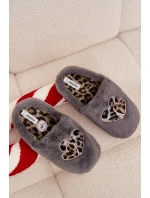 Kožešinové pantofle se srdíčky šedé Amandra Kožešinové pantofle se srdíčky šedé Amandra