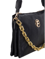 Černá dámská kabelka přes rameno s řetízkem