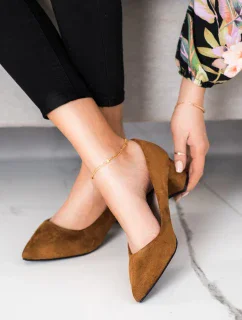 Klasické hnědé lodičky dámské na širokém podpatku