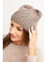Dámská zimní čepice s vlnou volného střihu K442 cappuccino