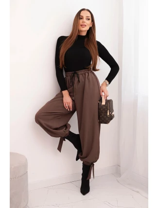 Dámské kalhoty s širokým nohavicím a zavazováním dole mocca