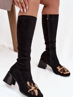 Dámské kozačky na podpatku s ozdobnou mašlí D&A – černé