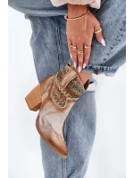 Kožené Boty Kovbojky Na Podpatku S Dekorativním Pletením Maciejka 06810-29 Multikolor