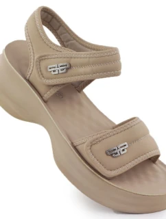 Dámské sandály na silné podrážce s pásky na suchý zip béžové Potocki 105300