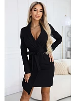 670-1 Elegantní tmavě modré šaty s páskem a asymetrickým spodním dílem - černé