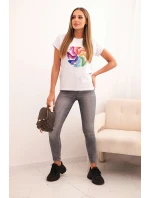 Dámská bavlněná blůza s krátkým rukávem a barevným potiskem bílá