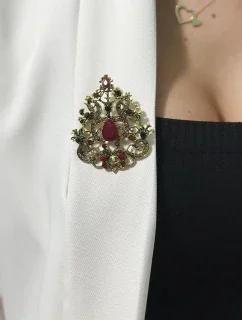 Brož XZ459-191 zlatá + červená