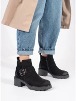 Jedinečné dámské černé kotníčkové boty na širokém podpatku Jedinečné dámské černé kotníčkové boty na širokém podpatku