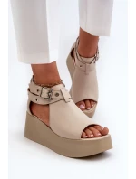 Zazoo kožené sandály na klínu, béžová Zazoo kožené sandály na klínu, béžová