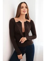 Dámská blůza s drapovaným výstřihem a dlouhým rukávem hnědá