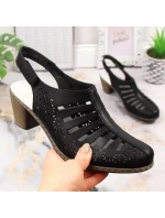 Dámské pohodlné kožené sandály na podpatku Rieker 40959-00