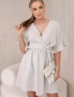 Mušelínové šaty s pasem tmavě béžová