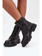 Dámské kožené boty Artiker – černé, s efektem mačkání a přezkou