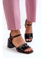 Elegantní Lakované Sandály Na Podpatku Černé D&A MR38-660