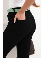 Dámské džíny mom fit s vysokým pasem a zeleným páskem černé