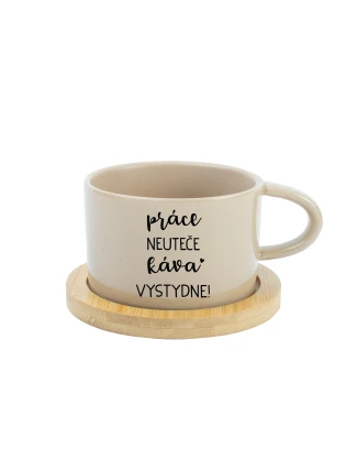 PRÁCE NEUTEČE, KÁVA VYSTYDNE! - krémový hrníček makronka 200 ml