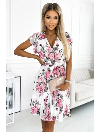 447-1 Šifonové plisované šaty s výstřihem a volánky - BÍLÉ S VELKÝMI RŮŽEMI 447-1 Šifonové plisované šaty s výstřihem a volánky - BÍLÉ S VELKÝMI RŮŽEMI