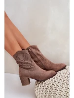 Dámské kožené kotníkové boty ve western stylu na podpatku S.Barski – hnědé Dámské kožené kotníkové boty ve western stylu na podpatku S.Barski – hnědé