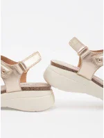 Výborné  sandály zlaté dámské platforma