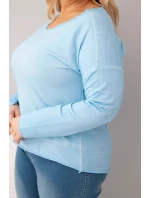 Dámská blůza Plus Size s výstřihem do V a delším zadním dílem modrá