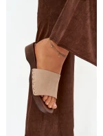 Dámské pantofle s zlatými sponami béžové Ferinna