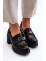 Dámské polobotky na robustním podpatku s ozdobou Černé Ranunca