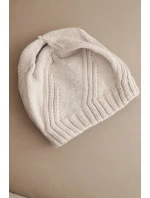 Dámská zimní čepice s vlnou a zdobením z džetů K480 béžová