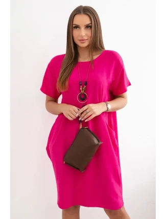 Šaty s kapsami a přívěskem fuchsie