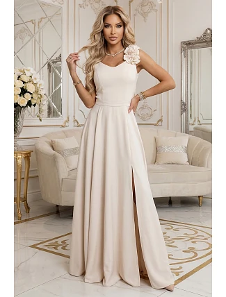 643-3 Elegantní večerní maxi šaty s rozparkem a růžemi - béžové