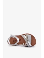 Lesklé dětské stříbrné sandály na suchý zip Delphina Lesklé dětské stříbrné sandály na suchý zip Delphina