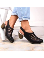 Dámské pohodlné kožené sandály na podpatku Rieker 40959-00