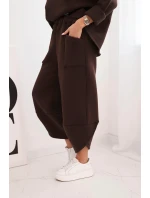 Dámský teplákový komplet z silnějšího materiálu se širokými nohavicemi hnědý