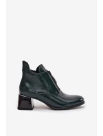 Kožené lakované kotníkové boty na klínu s ozdobným detailem zateplené Zazoo 60560 tmavě zelené