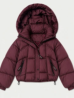 Krátká dámská oversize bunda zimní vínová (B6045-27)