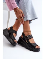 Dámské sandály na klínové podrážce a platformě z ekokože černé Triaola