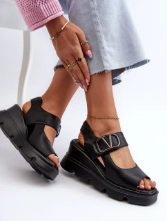 Dámské sandály na klínové podrážce a platformě z ekokože černé Triaola