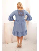 Dámské viskózové šaty Plus Size s ažurovou ozdobou džínová Dámské viskózové šaty Plus Size s ažurovou ozdobou džínová