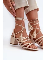 Šněrovací sandály na nízkém podpatku zdobené nýty béžové Chrisele