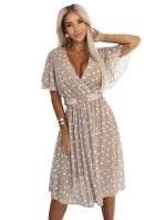 604-3 Smyslné bílé hrachové šaty s obálkovým výstřihem a ozdobným páskem - béžové