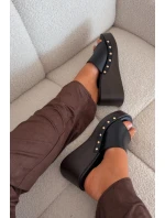 Dámské nazouváky na platformě se zlatými nýty Černé Arionne