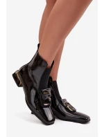 Kožené lakované dámské kotníkové boty na nízkém podpatku s ozdobou D&A MR52-216 Černé