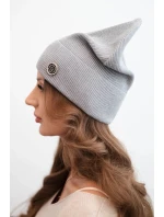 Dámská čepice z modalu a viskózy s ozdobným knoflíkem šedá
