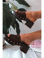 Dámské pantofle na platformě se zlatými sponami čokoládové Davessa