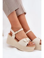 Dámské sandály na klínu s přezkou béžové Liniella Dámské sandály na klínu s přezkou béžové Liniella